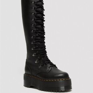 Dr. Martens 1B60 Max HDW boots BNIB